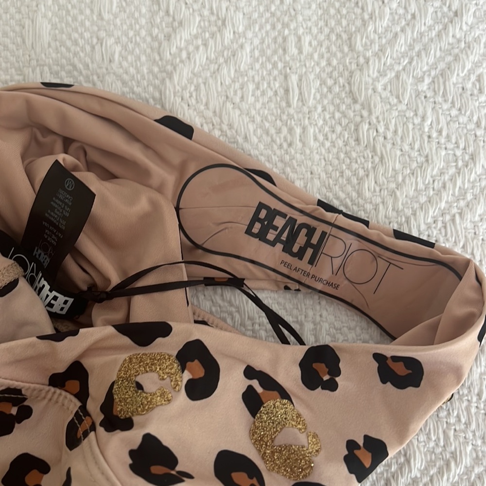 NWT beach riot bikini - Picture 3 of 3